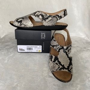 NIB Naturalizer Scout Women’s Sandals, 7-1/2 M